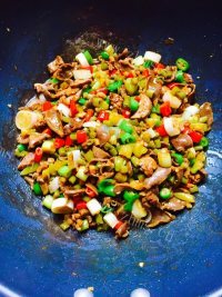 家常菜酸辣鸡杂做法图解9)