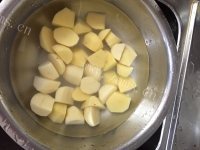 独特的土豆鸡块做法图解3)
