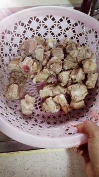 家常菜糖醋排骨做法图解1)