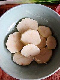 自制米粉蒸肉做法图解7)
