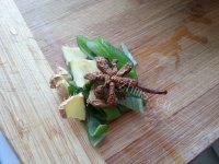珍馐美味的鸡肉炖土豆做法图解2)
