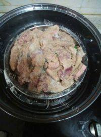 美味的红薯粉蒸肉做法图解5)