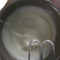独特的酸奶蛋糕做法图解7)