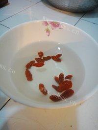 营养的菠菜猪肝汤做法图解2)