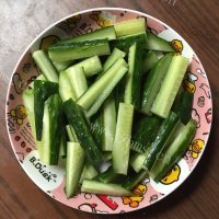 自制凉拌黄瓜条做法图解1)