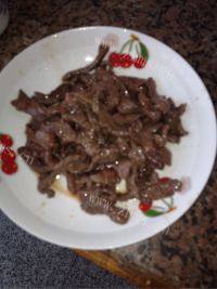 家常菜芹菜炒牛肉做法图解3)