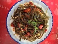 特色美食凉拌海带丝做法图解6)