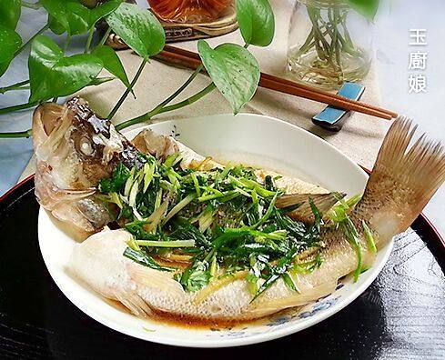 家庭版清蒸鲈鱼