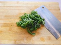 美味的菠菜凉皮做法图解7)