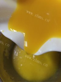 自制百香果戚风蛋糕做法图解5)