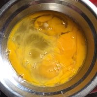 清脆爽口的西红柿炒鸡蛋做法图解3)