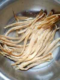 好吃的腐竹炒黄豆芽做法图解2)