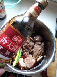 美味的酱牛肉做法图解7)