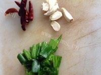 美味的爆炒卤牛杂做法图解3)