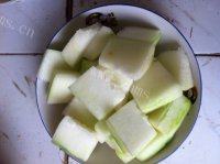 美味的薏米冬瓜排骨汤做法图解2)