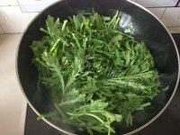 喷香的蒜蓉茼蒿做法图解5)