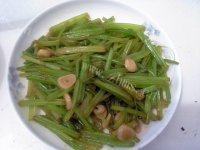 家常菜素炒芹菜
