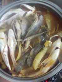 酸菜豆腐鱼做法图解7)