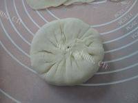 让人怀念的韭菜香菇馅饼做法图解9)
