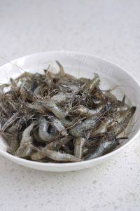 美味的炸河虾做法图解1)