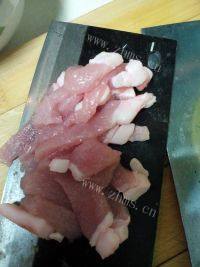 口感极佳的菜花炒肉做法图解3)