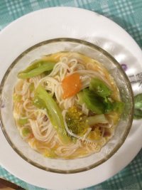 美味的蔬菜鸡蛋面