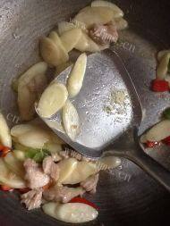 香香的茭白炒肉片