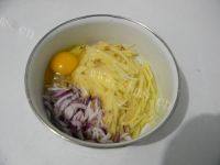 炸土豆丸子做法图解3)
