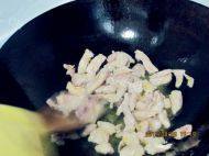 家常美食肉炒豇豆做法图解2)