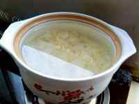 美味的冰糖银耳雪梨羹做法图解4)