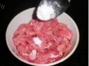美味的耗油牛肉做法图解3)