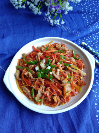 家常菜胡萝卜肉丝