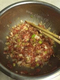 好吃的羊肉大葱馅水饺做法图解6)