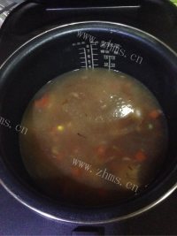 鲜美的什锦虾仁煲仔饭做法图解5)
