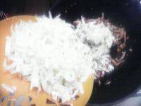 口感丰厚的白菜炒肉丝做法图解10)