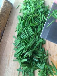 家常菜韭菜炒干豆腐做法图解2)