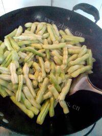 家常菜清炒四季豆做法图解4)