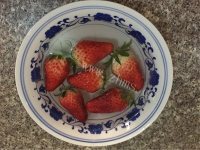 美味的酸奶草莓奶昔做法图解1)