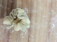 自制糯米烧麦做法图解11)