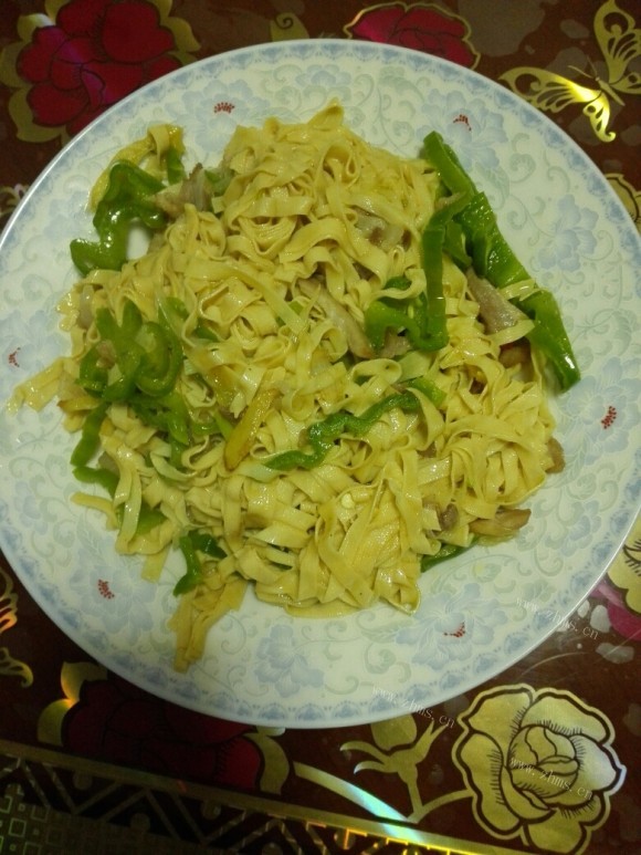香喷喷的尖椒干豆腐