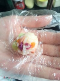 美味的五彩饭团做法图解3)