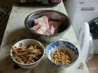 家常菜金针炖猪蹄做法图解1)