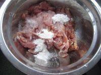 家常菜瘦肉炒荷兰豆做法图解3)