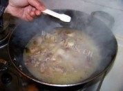 好吃的茶树菇焖鸭做法图解8)