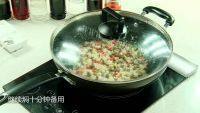美味牛肉炒米饭做法图解4)