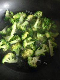 诱人的西兰花做法图解1)
