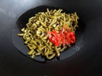 诱人的酸辣豆角做法图解13)