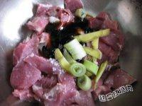 美味的烤猪肉串做法图解7)