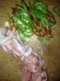 家常菜杏鲍菇炒肉做法图解2)