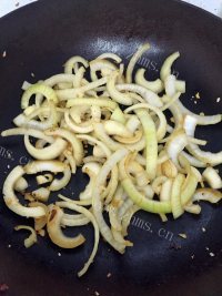 美味的烧烤酱猪扒做法图解3)